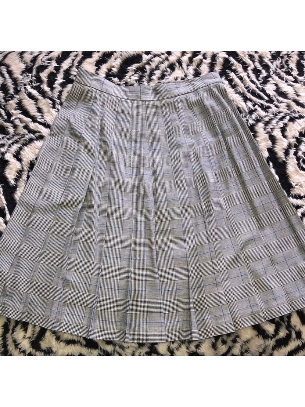 Michele petite size 2 vintage Plaid Pleated A-Line Skirt in Gray black and blue